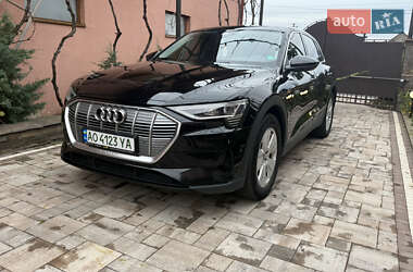 Внедорожник / Кроссовер Audi e-tron 2021 в 
