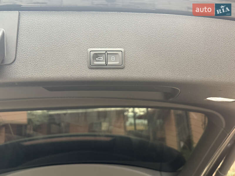 Внедорожник / Кроссовер Audi e-tron 2021 в Иршаве