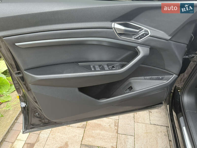 Внедорожник / Кроссовер Audi e-tron 2021 в Иршаве