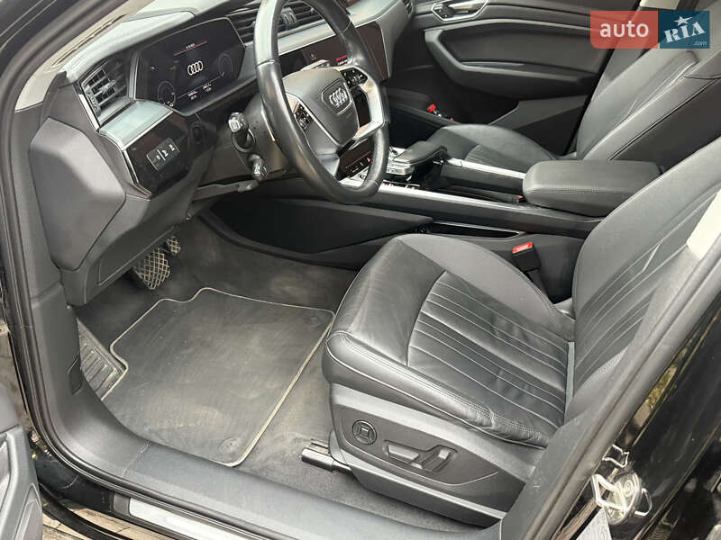 Внедорожник / Кроссовер Audi e-tron 2021 в Иршаве