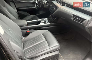 Внедорожник / Кроссовер Audi e-tron 2021 в 