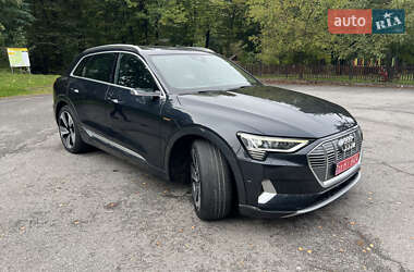 Позашляховик / Кросовер Audi e-tron 2019 в 