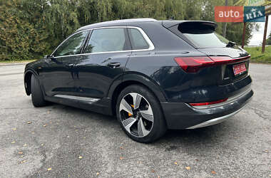 Позашляховик / Кросовер Audi e-tron 2019 в 