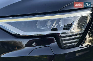 Позашляховик / Кросовер Audi e-tron 2019 в 