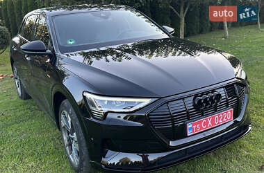 Позашляховик / Кросовер Audi e-tron 2019 в 