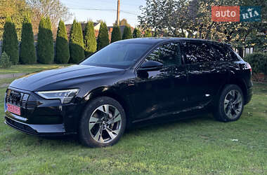 Позашляховик / Кросовер Audi e-tron 2019 в 
