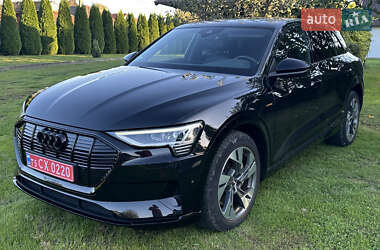 Позашляховик / Кросовер Audi e-tron 2019 в 