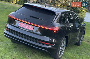 Позашляховик / Кросовер Audi e-tron 2019 в 