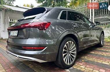 Позашляховик / Кросовер Audi e-tron 2021 в 