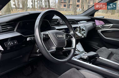 Внедорожник / Кроссовер Audi e-tron 2020 в 