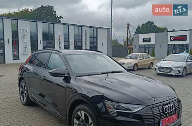 Позашляховик / Кросовер Audi e-tron 2021 в 