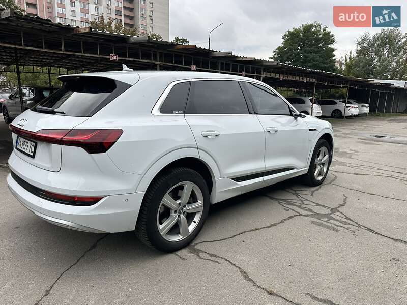 Внедорожник / Кроссовер Audi e-tron 2019 в Киеве
