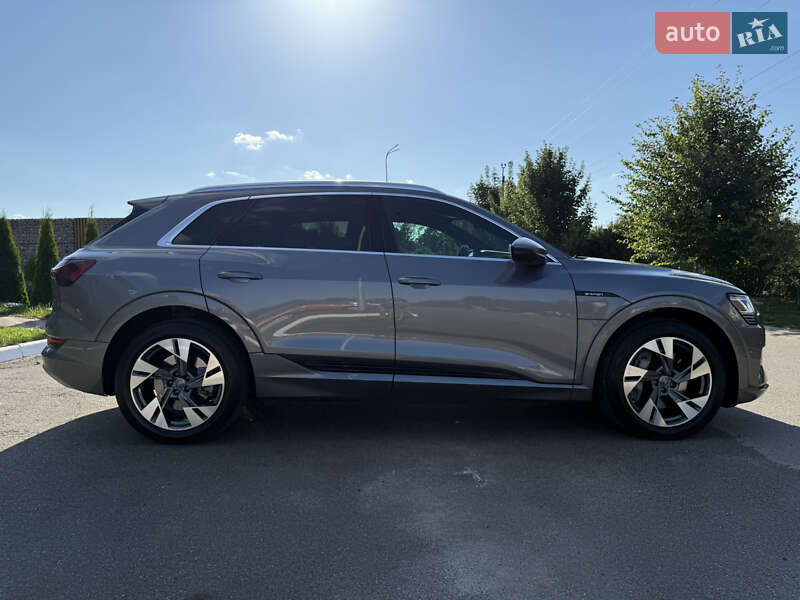 Внедорожник / Кроссовер Audi e-tron 2020 в Киеве