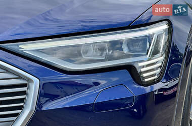 Позашляховик / Кросовер Audi e-tron 2020 в 