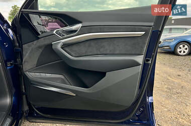 Позашляховик / Кросовер Audi e-tron 2020 в 