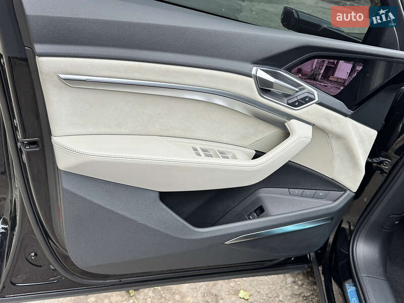 Внедорожник / Кроссовер Audi e-tron 2020 в Одессе