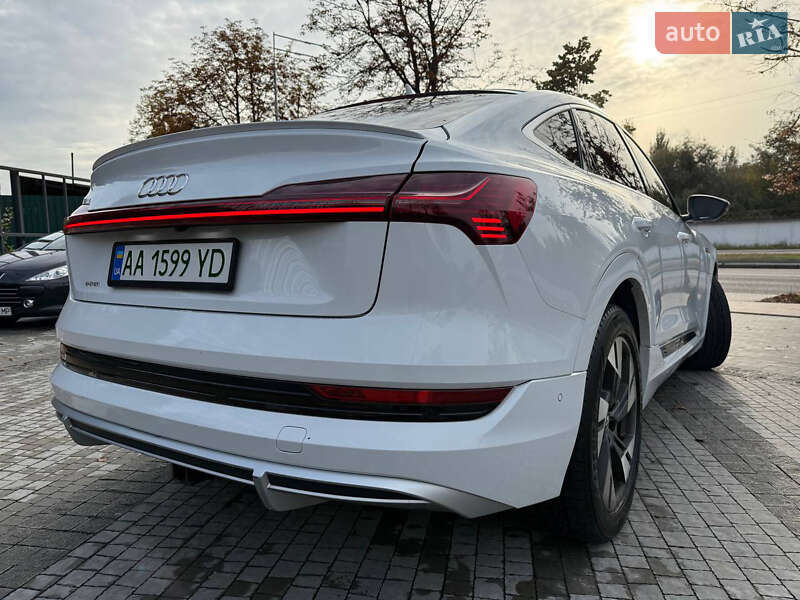 Внедорожник / Кроссовер Audi e-tron 2020 в Киеве фото 19 Внедорожник / Кроссовер Audi e-tron 2020 в Киеве