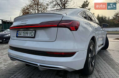 Внедорожник / Кроссовер Audi e-tron 2020 в 