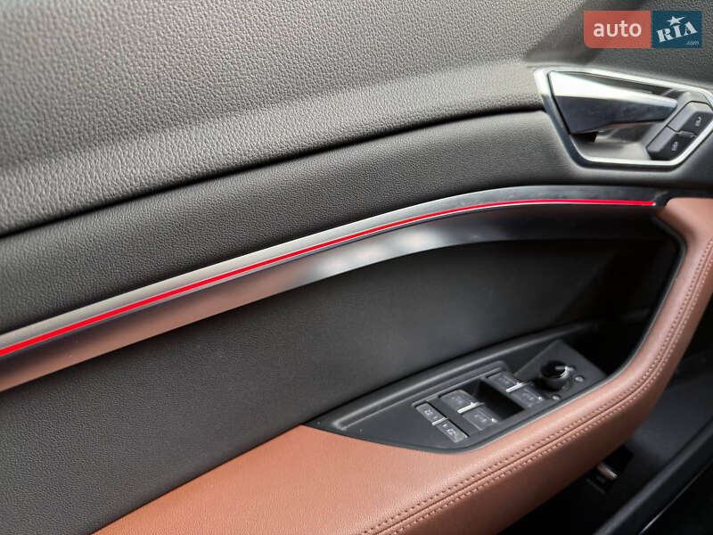 Внедорожник / Кроссовер Audi e-tron 2020 в Киеве фото 46 Внедорожник / Кроссовер Audi e-tron 2020 в Киеве