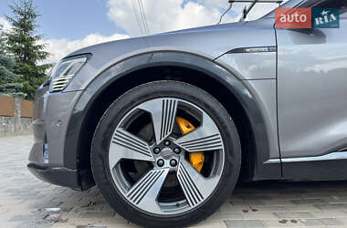 Внедорожник / Кроссовер Audi e-tron 2019 в 