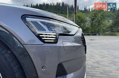 Внедорожник / Кроссовер Audi e-tron 2019 в 
