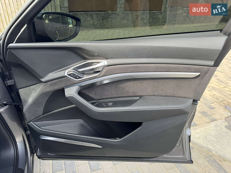 Внедорожник / Кроссовер Audi e-tron 2019 в Львове