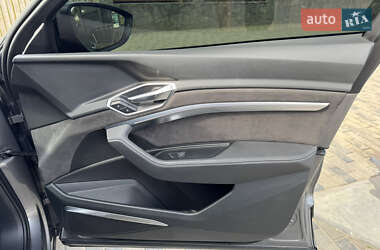 Внедорожник / Кроссовер Audi e-tron 2019 в 