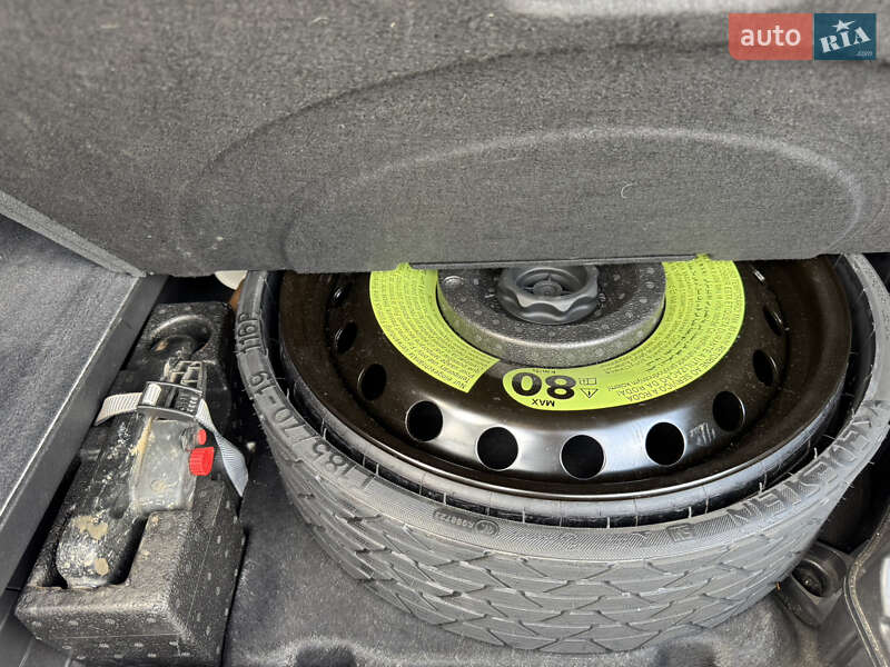 Внедорожник / Кроссовер Audi e-tron 2019 в Львове