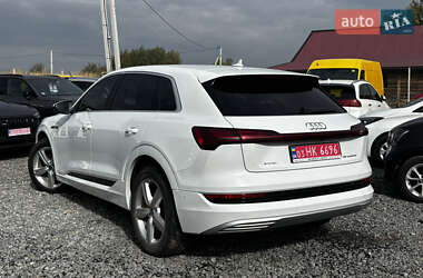 Внедорожник / Кроссовер Audi e-tron 2021 в 