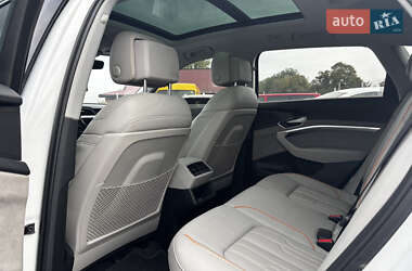 Внедорожник / Кроссовер Audi e-tron 2021 в 