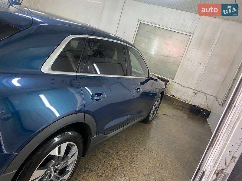 Внедорожник / Кроссовер Audi e-tron 2019 в Ивано-Франковске