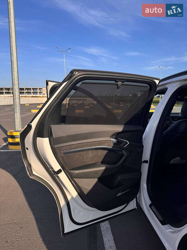 Внедорожник / Кроссовер Audi e-tron 2019 в Львове фото 11 Внедорожник / Кроссовер Audi e-tron 2019 в Львове