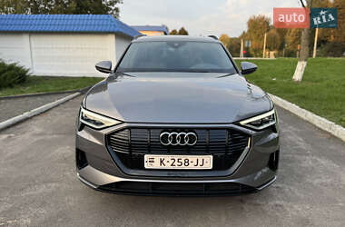 Позашляховик / Кросовер Audi e-tron 2020 в 