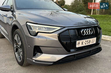 Позашляховик / Кросовер Audi e-tron 2020 в 