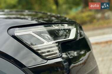 Позашляховик / Кросовер Audi e-tron 2020 в 