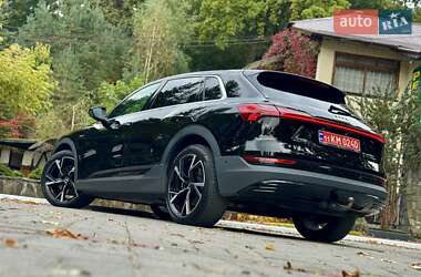 Позашляховик / Кросовер Audi e-tron 2020 в 