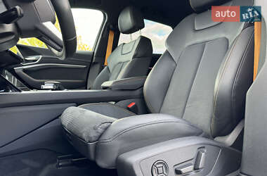 Позашляховик / Кросовер Audi e-tron 2022 в 