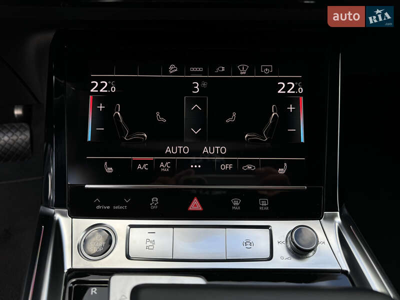 Позашляховик / Кросовер Audi e-tron 2022 в Мукачевому