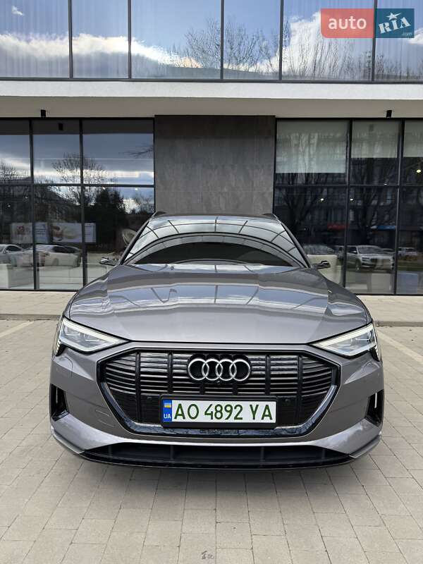 Позашляховик / Кросовер Audi e-tron 2019 в Ужгороді