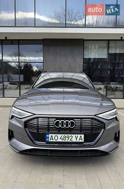 Внедорожник / Кроссовер Audi e-tron 2019 в 