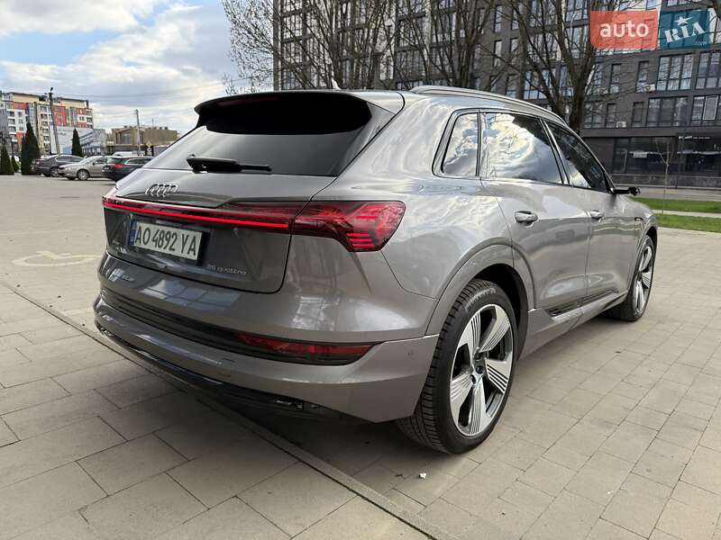 Позашляховик / Кросовер Audi e-tron 2019 в Ужгороді