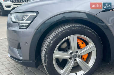 Внедорожник / Кроссовер Audi e-tron 2019 в 
