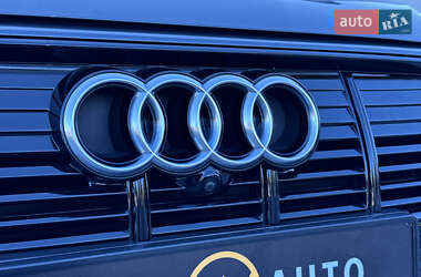 Внедорожник / Кроссовер Audi e-tron 2022 в 