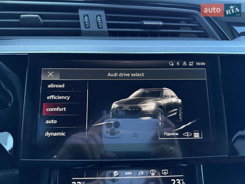 Позашляховик / Кросовер Audi e-tron 2022 в Мукачевому