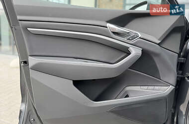 Внедорожник / Кроссовер Audi e-tron 2020 в 