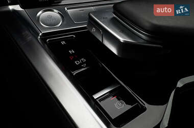 Внедорожник / Кроссовер Audi e-tron 2020 в 