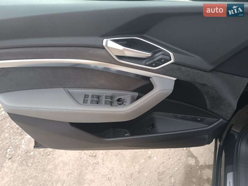 Внедорожник / Кроссовер Audi e-tron 2019 в Львове