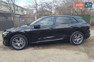 Внедорожник / Кроссовер Audi e-tron 2019 в 