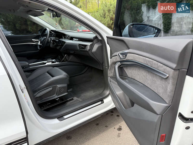 Позашляховик / Кросовер Audi e-tron 2021 в Рівному фото 25 Позашляховик / Кросовер Audi e-tron 2021 в Рівному
