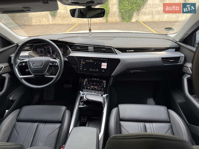 Позашляховик / Кросовер Audi e-tron 2021 в Рівному фото 43 Позашляховик / Кросовер Audi e-tron 2021 в Рівному